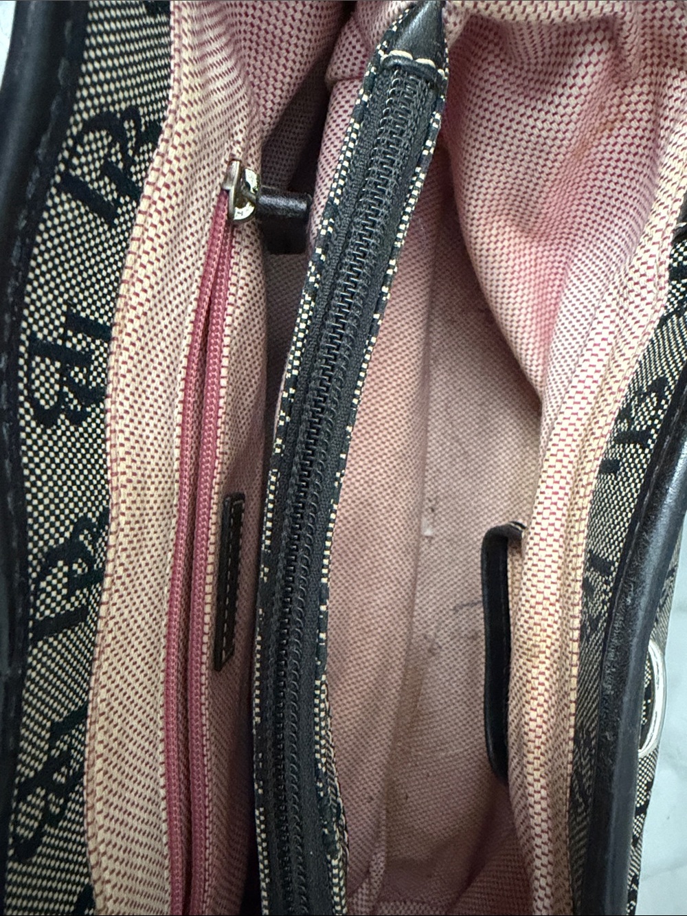 Dooney & Bourke Black & Gray Signature Logo Satchel - Picture 10 of 10